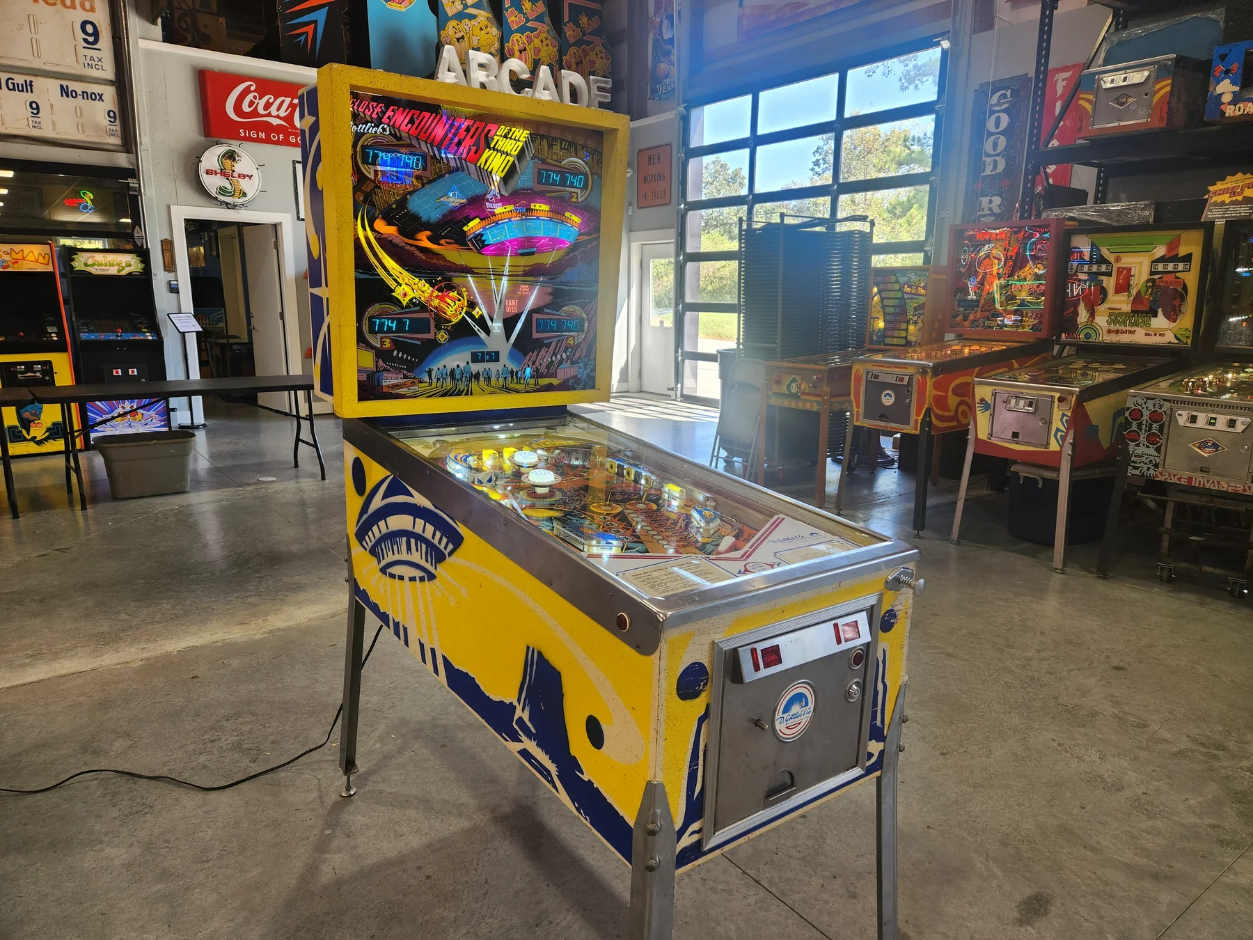 Close Encounters of the Third Kind Pinball Machine