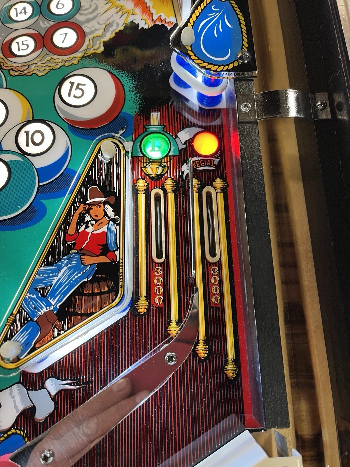 Eight Ball Deluxe Pinball Machine - Image 8