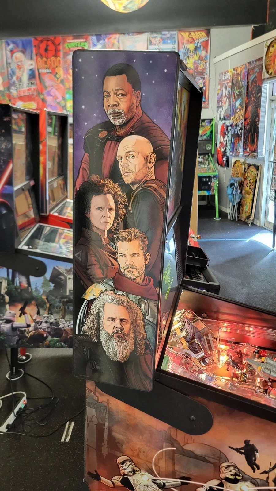 The Mandalorian Premium Edition Pinball - Image 4