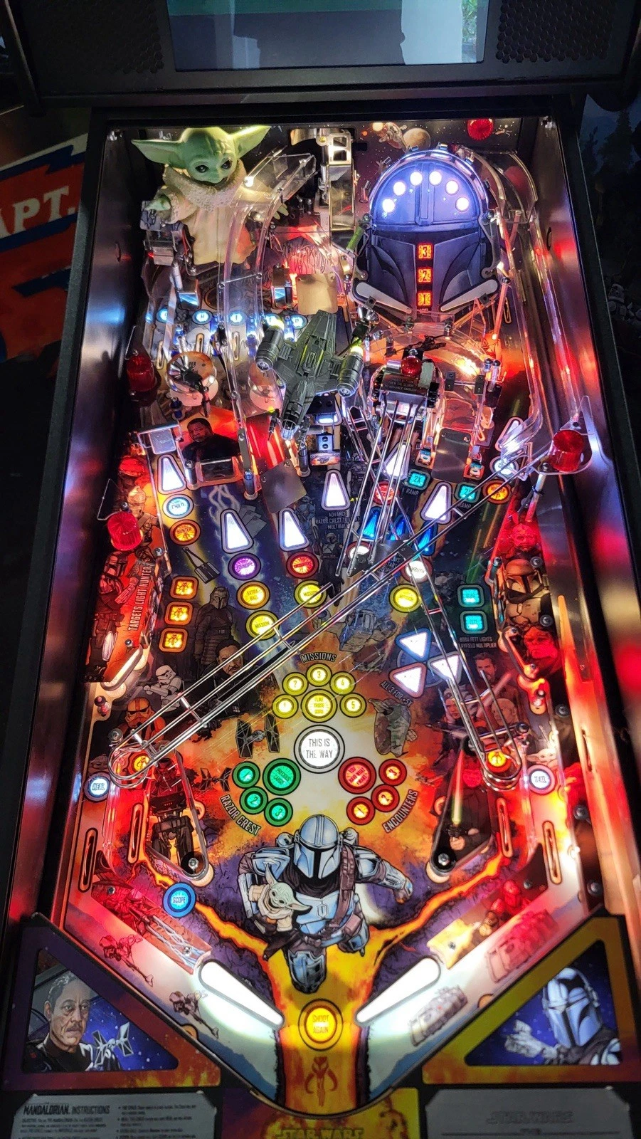 The Mandalorian Premium Edition Pinball - Image 10