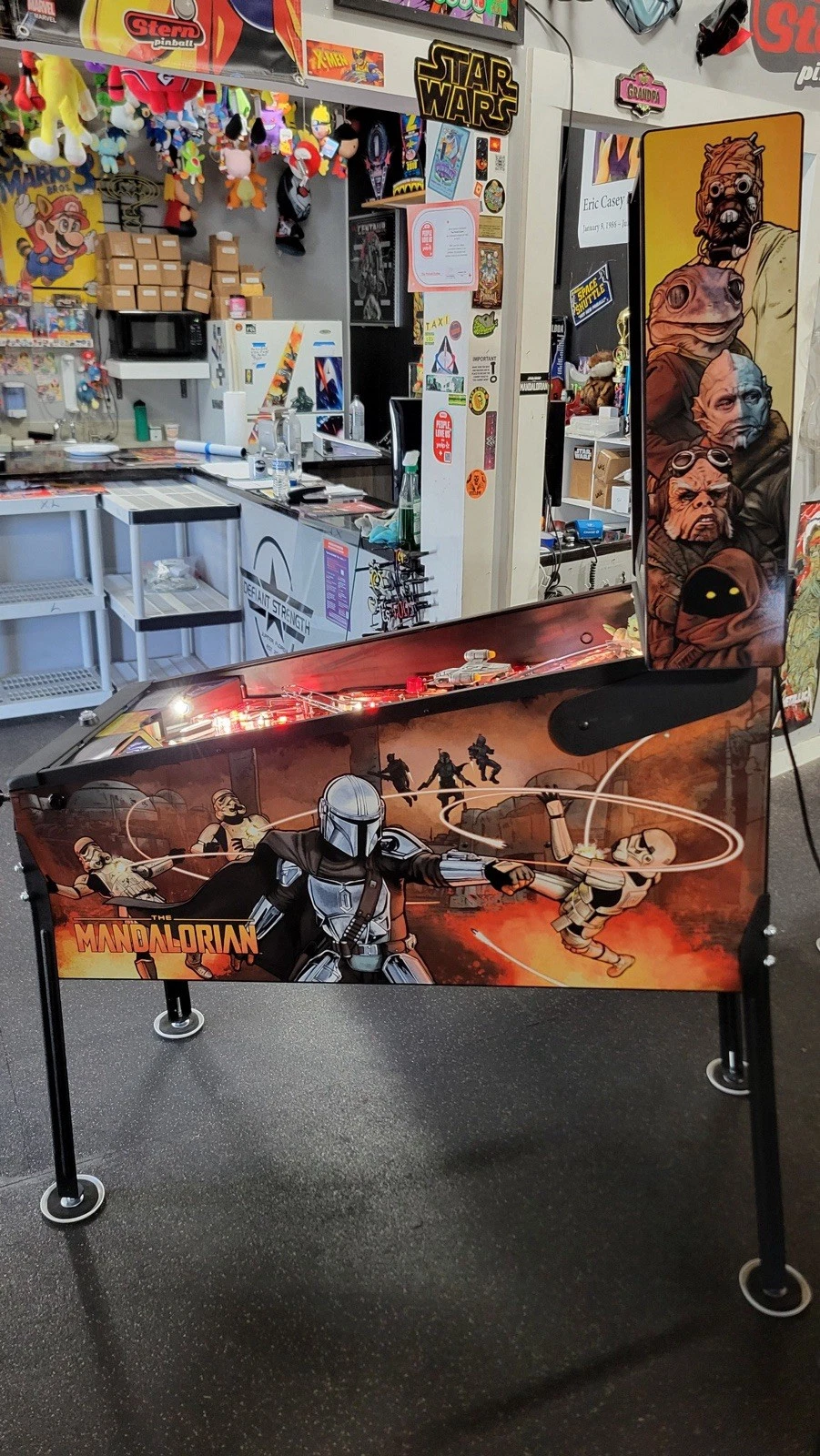The Mandalorian Premium Edition Pinball